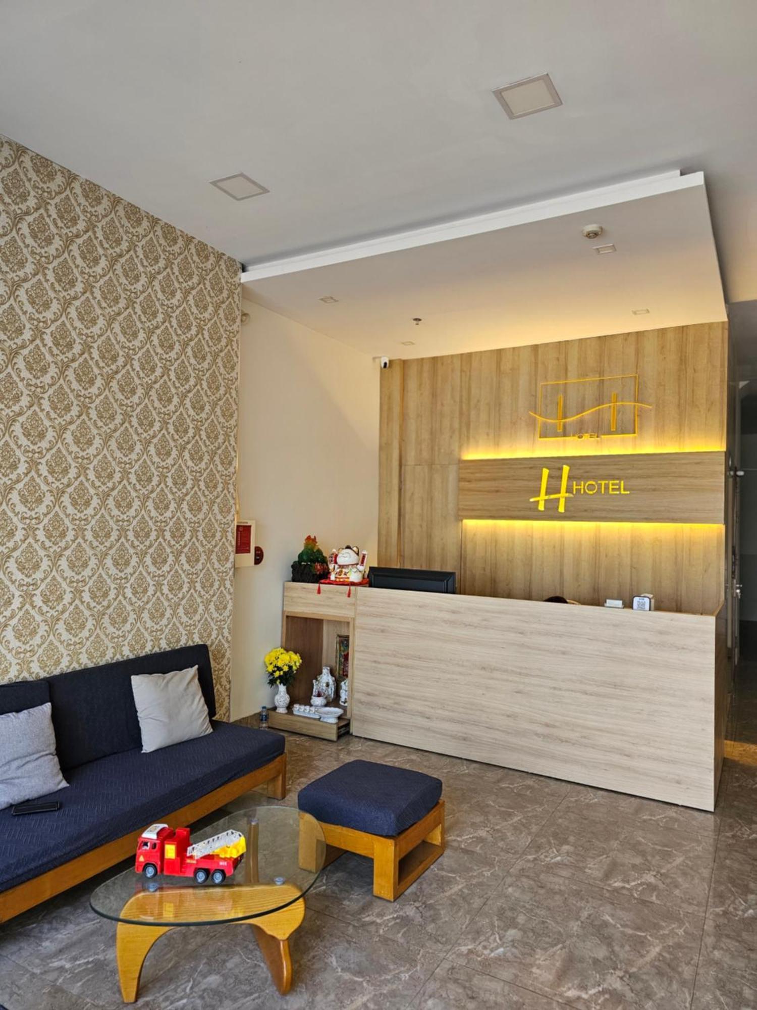 H Hotel Куїнон Екстер'єр фото